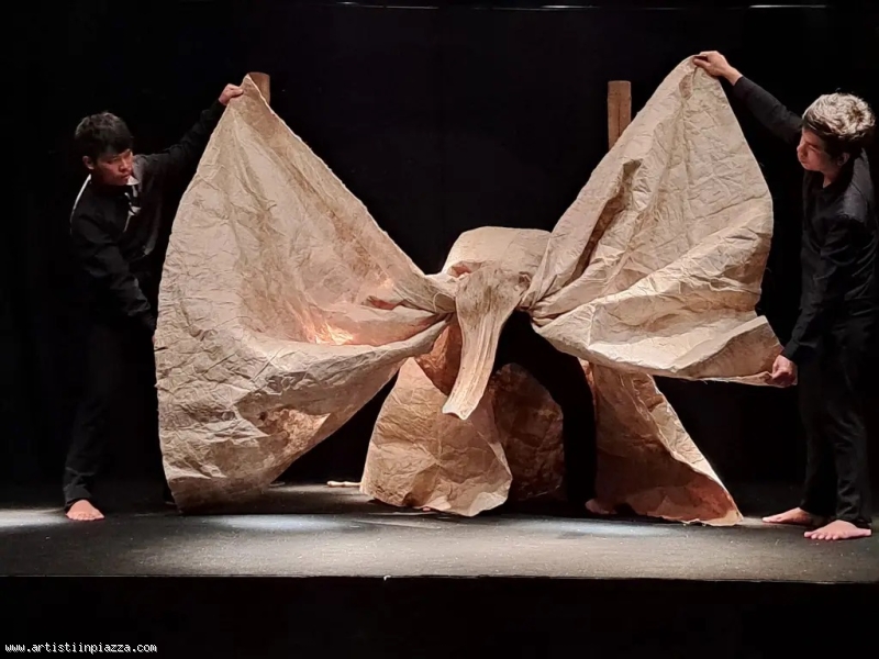 Khao Niew Lao Theater